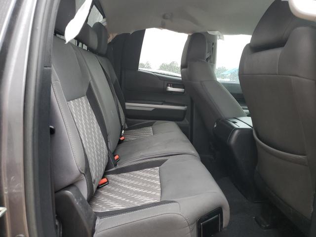 5TFUW5F1XJX760636 - 2018 TOYOTA TUNDRA DOUBLE CAB SR/SR5 CHARCOAL photo 10