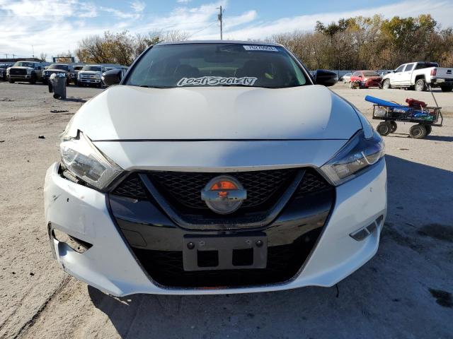 1N4AA6AP9HC364580 - 2017 NISSAN MAXIMA 3.5S WHITE photo 5