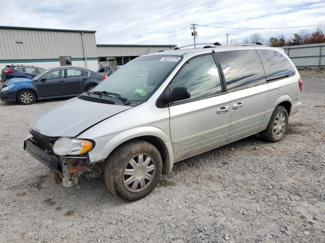 2C4GP64L55R166819 - 2005 CHRYSLER TOWN & COU LIMITED SILVER photo 1