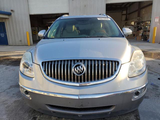 5GALRBED5AJ218300 - 2010 BUICK ENCLAVE CXL SILVER photo 5