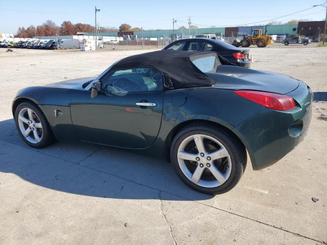 1G2MB33BX6Y109493 - 2006 PONTIAC SOLSTICE GREEN photo 2