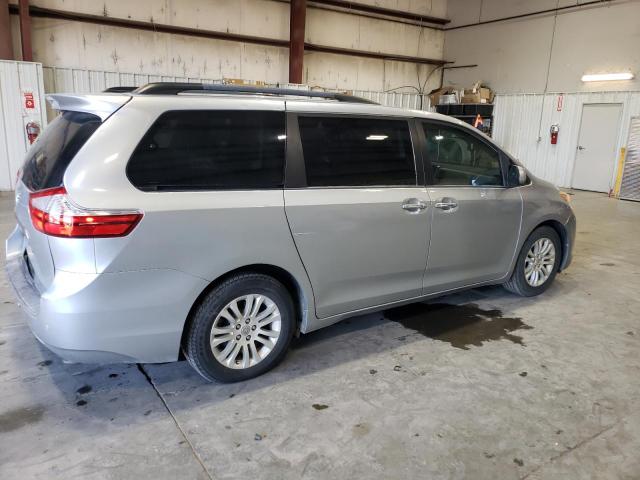 5TDYK3DC6FS675666 - 2015 TOYOTA SIENNA XLE SILVER photo 3