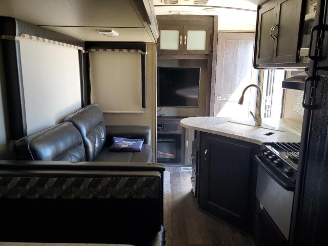 4YDT3242XJB453508 - 2018 KEYSTONE OUTBACK WHITE photo 5