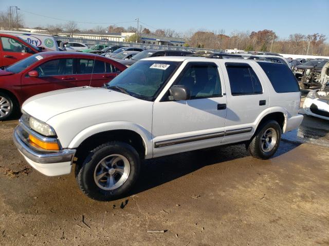 1GNCS13W412129224 - 2001 CHEVROLET BLAZER WHITE photo 1