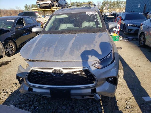 5TDGZRBH4NS575671 - 2022 TOYOTA HIGHLANDER XLE SILVER photo 5