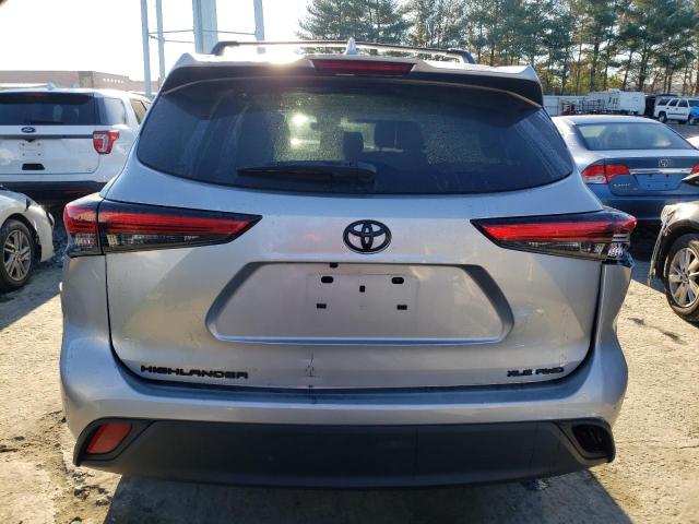5TDGZRBH4NS575671 - 2022 TOYOTA HIGHLANDER XLE SILVER photo 6