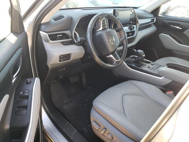 5TDGZRBH4NS575671 - 2022 TOYOTA HIGHLANDER XLE SILVER photo 8