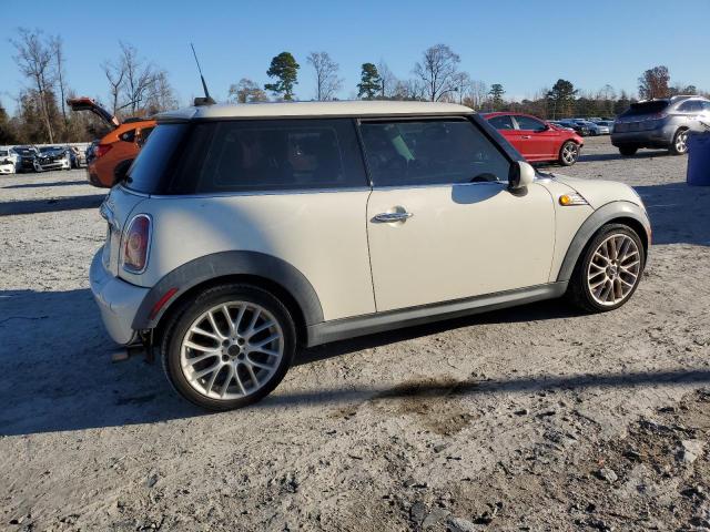 WMWMF3C58ATZ67347 - 2010 MINI COOPER WHITE photo 3