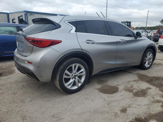 SJKCH5CP8HA032273 - 2017 INFINITI QX30 BASE GRAY photo 3