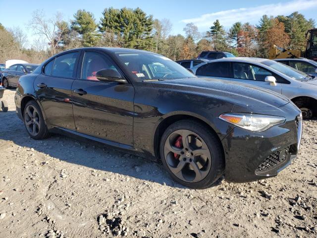 ZARFAEDN1H7550035 - 2017 ALFA ROMEO GIULIA Q4 BLACK photo 4