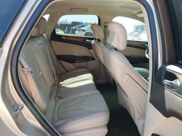 5LMCJ2C93HUL52549 - 2017 LINCOLN MKC SELECT Beżowy zdjęcie 11