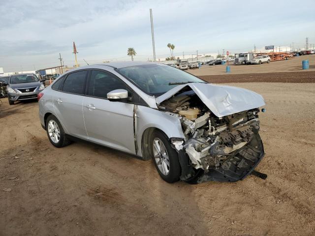 1FADP3F25FL300539 - 2015 FORD FOCUS SE SILVER photo 4