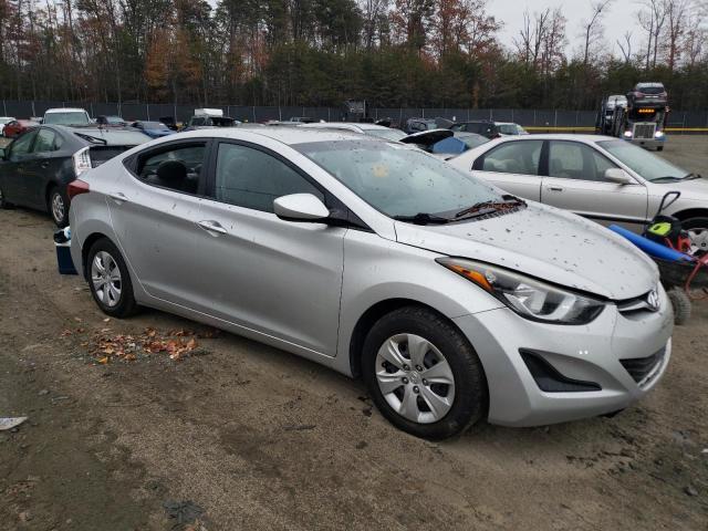 5NPDH4AE6GH763956 - 2016 HYUNDAI ELANTRA SE SILVER photo 4