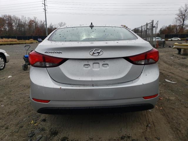 5NPDH4AE6GH763956 - 2016 HYUNDAI ELANTRA SE SILVER photo 6