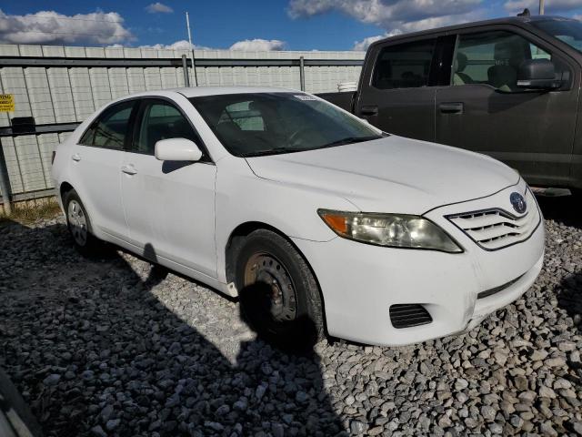 4T1BF3EK6BU695918 - 2011 TOYOTA CAMRY BASE WHITE photo 4