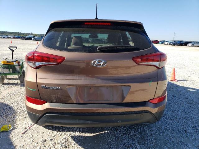 KM8J23A40HU499609 - 2017 HYUNDAI TUCSON SE BROWN photo 6