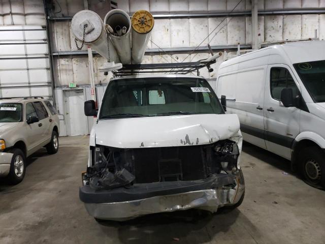 1GTZGGAA3A1180198 - 2010 GMC SAVANA G2500 WHITE photo 5