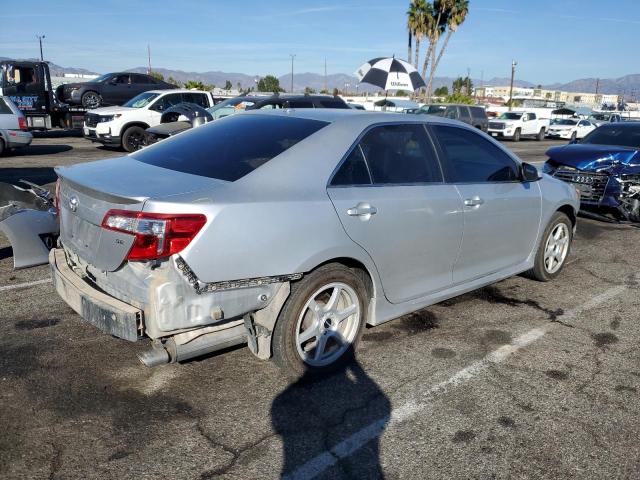 4T1BK1FK8DU022436 - 2013 TOYOTA CAMRY SE SILVER photo 3