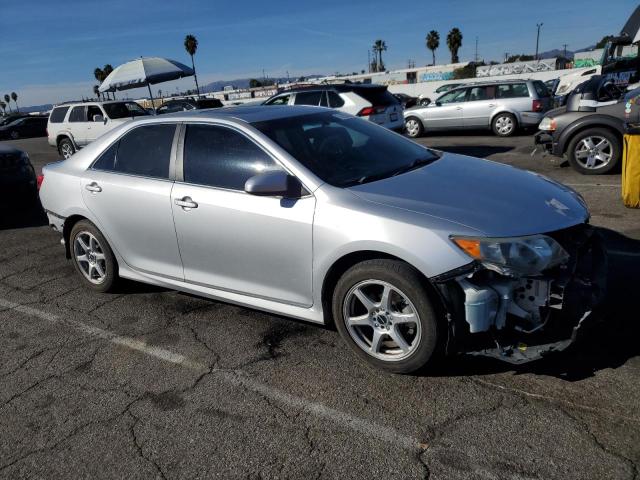 4T1BK1FK8DU022436 - 2013 TOYOTA CAMRY SE SILVER photo 4