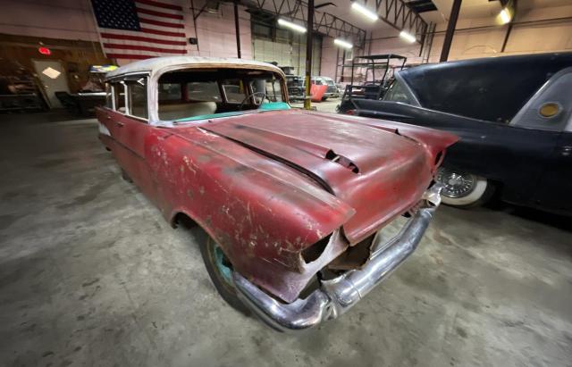 VB57A178879 - 1957 CHEVROLET WAGON MAROON photo 1