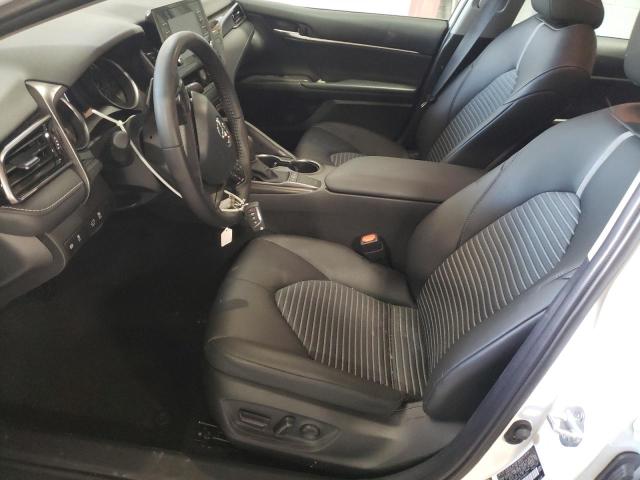 4T1G11AK5PU809722 - 2023 TOYOTA CAMRY SE NIGHT SHADE WHITE photo 7