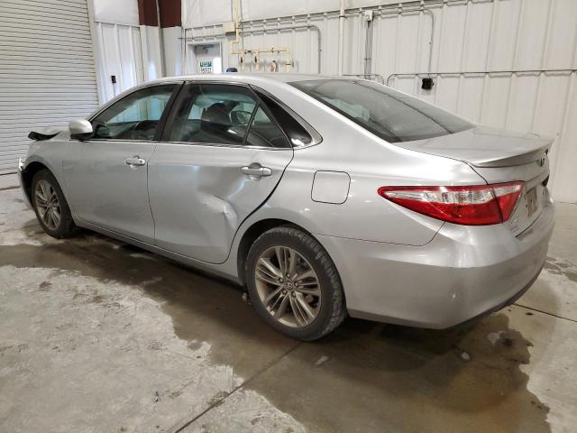 4T1BF1FKXHU773810 - 2017 TOYOTA CAMRY LE SILVER photo 2