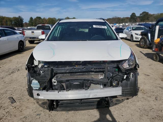 KNDCC3LC8K5253259 - 2019 KIA NIRO EX WHITE photo 5