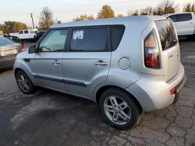 KNDJT2A22B7707358 - 2011 KIA SOUL + SILVER photo 2