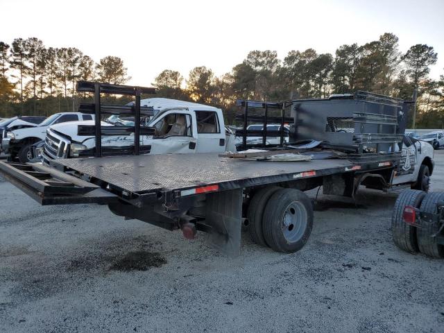 1FDAF56D93EB03478 - 2003 FORD F550 SUPER WHITE photo 3