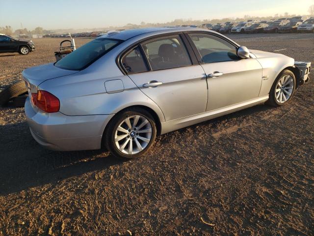 WBAPK5G52BNN27726 - 2011 BMW 328 XI SULEV SILVER photo 3