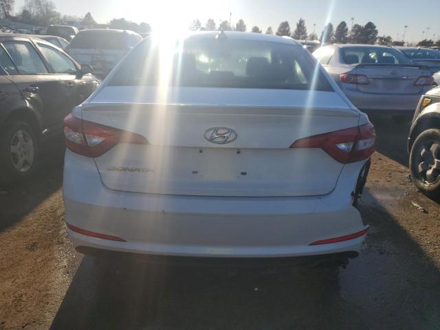 5NPE24AFXFH200034 - 2015 HYUNDAI SONATA SE WHITE photo 6