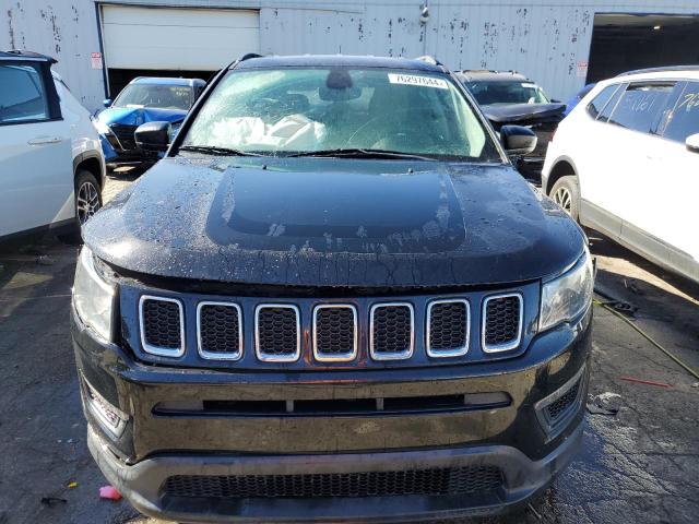 3C4NJCABXJT251018 - 2018 JEEP COMPASS SPORT BLACK photo 5