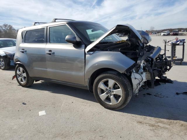 KNDJN2A27J7574699 - 2018 KIA SOUL GRAY photo 4