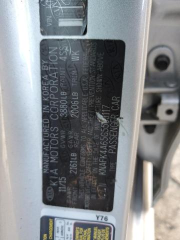 KNAFK4A65G5563117 - 2016 KIA FORTE LX SILVER photo 13