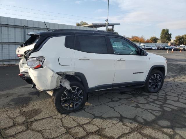 3C4NJDDB3KT728472 - 2019 JEEP COMPASS TRAILHAWK WHITE photo 3