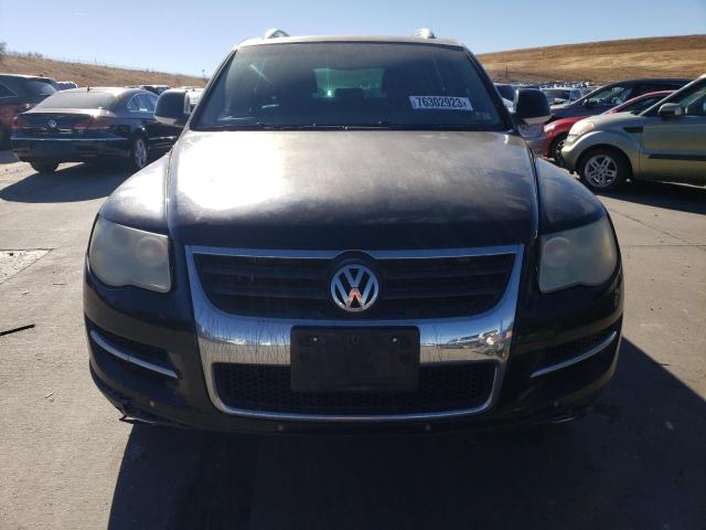 WVGBE77L68D033832 - 2008 VOLKSWAGEN TOUAREG 2 V6 BLACK photo 5