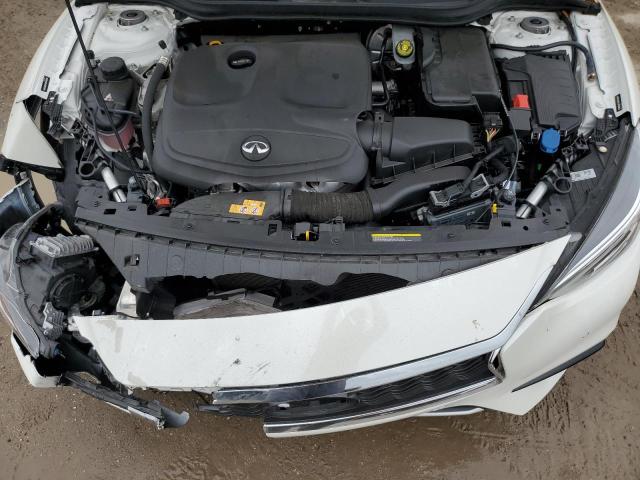 SJKCH5CP2JA045672 - 2018 INFINITI QX30 BASE WHITE photo 11