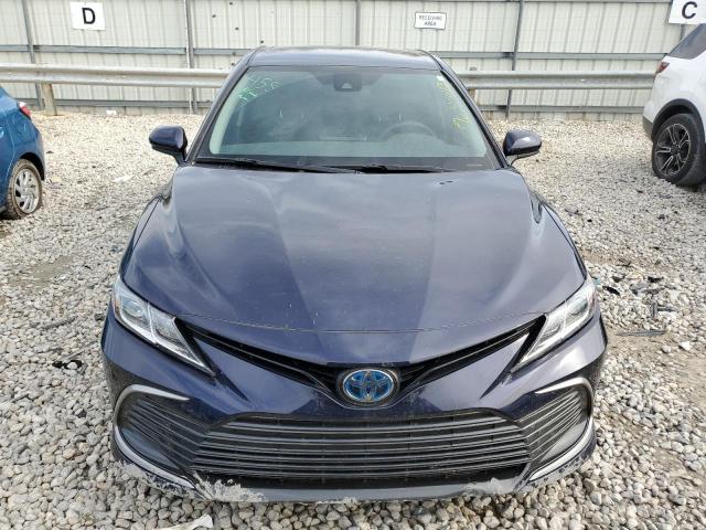 4T1C31AK6MU547035 - 2021 TOYOTA CAMRY LE BLUE photo 5