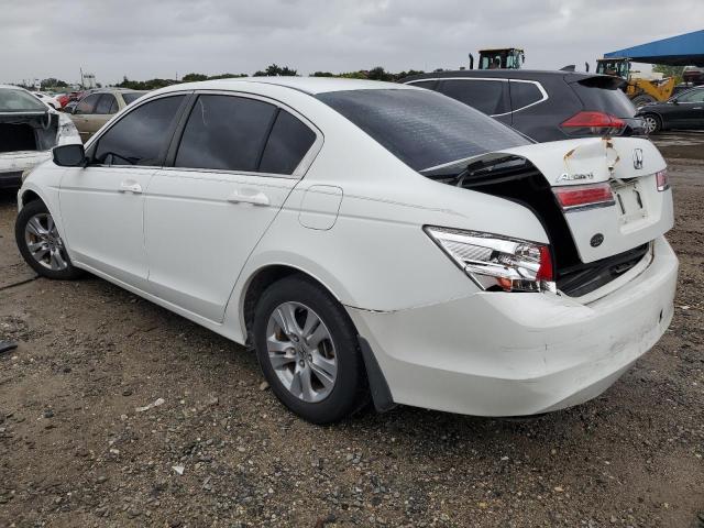 1HGCP2F40BA022304 - 2011 HONDA ACCORD LXP WHITE photo 2