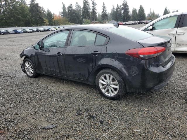 3KPFL4A71HE066760 - 2017 KIA FORTE LX BLACK photo 2