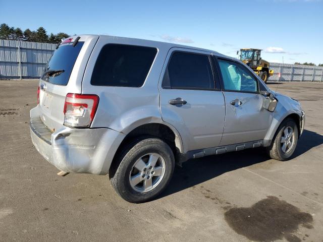 1FMCU9C76BKB75595 - 2011 FORD ESCAPE XLS SILVER photo 3