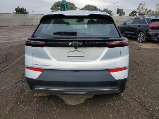 1G1FY6S07N4115805 - 2022 CHEVROLET BOLT EUV LT SILVER photo 6