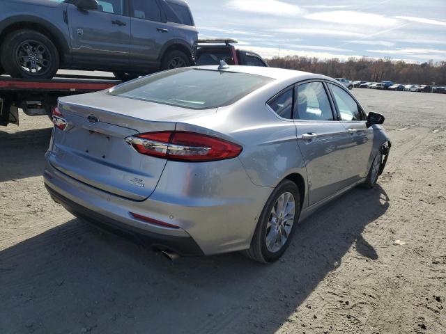 3FA6P0HDXLR172866 - 2020 FORD FUSION SE SILVER photo 3