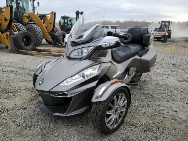 2BXNBDD13EV003862 - 2014 CAN-AM SPYDER ROA RT SILVER photo 2