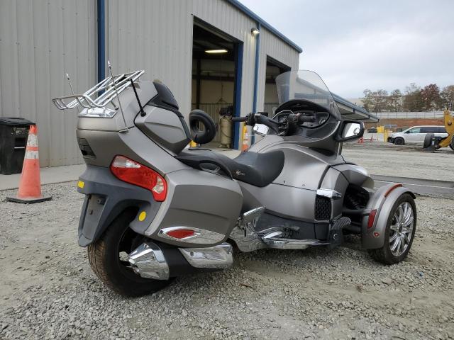 2BXNBDD13EV003862 - 2014 CAN-AM SPYDER ROA RT SILVER photo 4