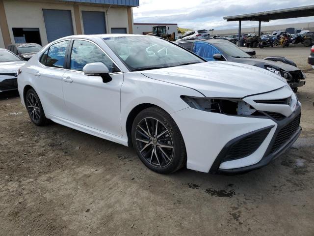 4T1G11AK8PU813053 - 2023 TOYOTA CAMRY SE NIGHT SHADE WHITE photo 4