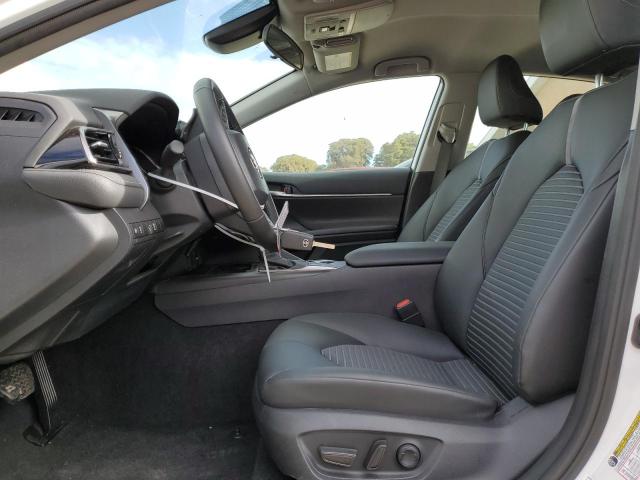 4T1G11AK8PU813053 - 2023 TOYOTA CAMRY SE NIGHT SHADE WHITE photo 7