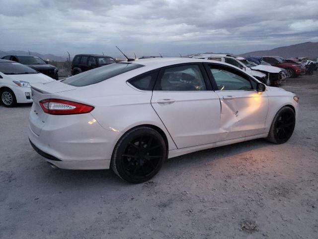 3FA6P0H79GR315869 - 2016 FORD FUSION SE WHITE photo 3