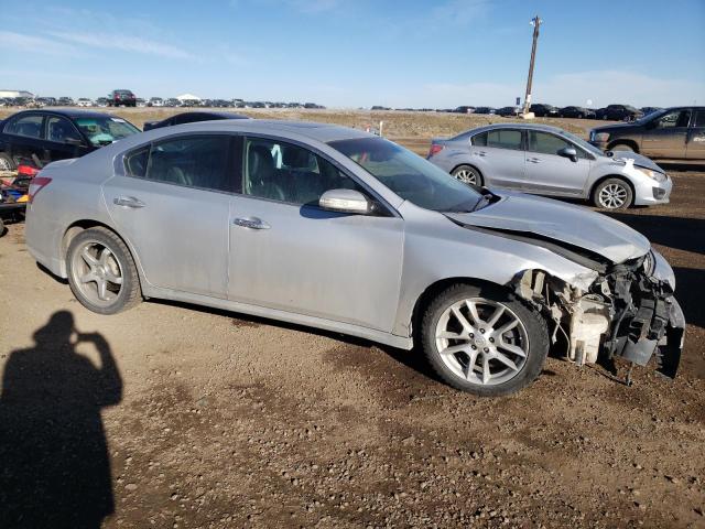 1N4AA5AP6AC815805 - 2010 NISSAN MAXIMA S SILVER photo 4