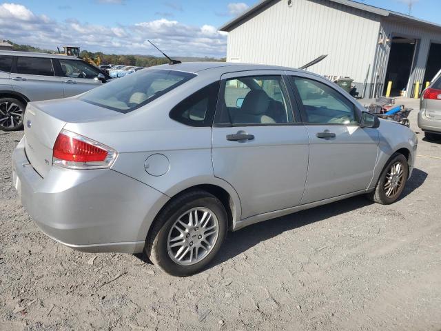 1FAHP3FN0BW192626 - 2011 FORD FOCUS SE SILVER photo 3